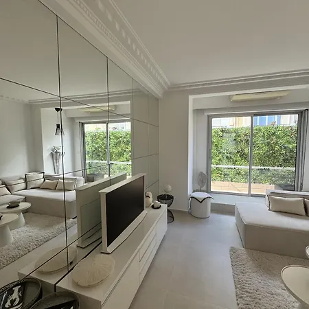 Moderne Et Luxueux A Res Miramar
